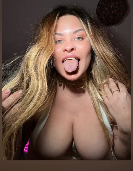 MISS ALICE 👅 profile photo