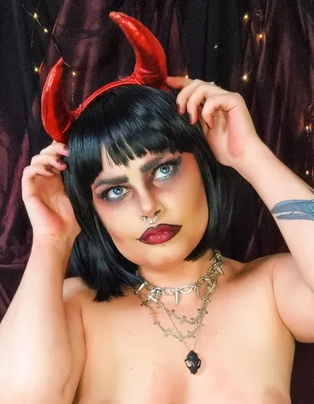 Mistress Cyanide profile photo