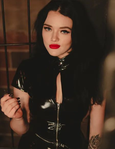 Mistress Voeden profile photo
