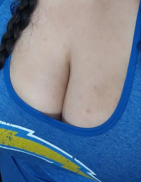 Momma42g profile photo