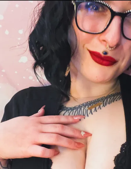 Mommy Alara Glutton profile photo