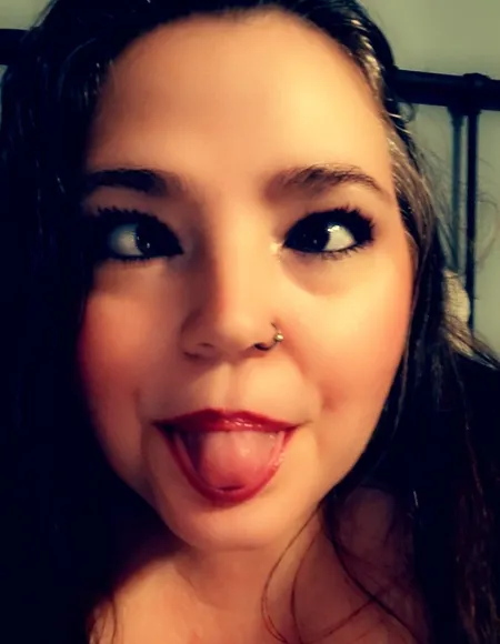 Momnextdoorddd profile photo
