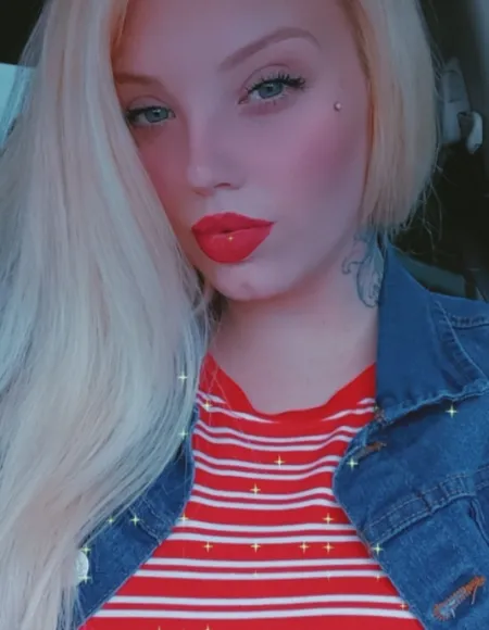 Money makes ME horny profile photo