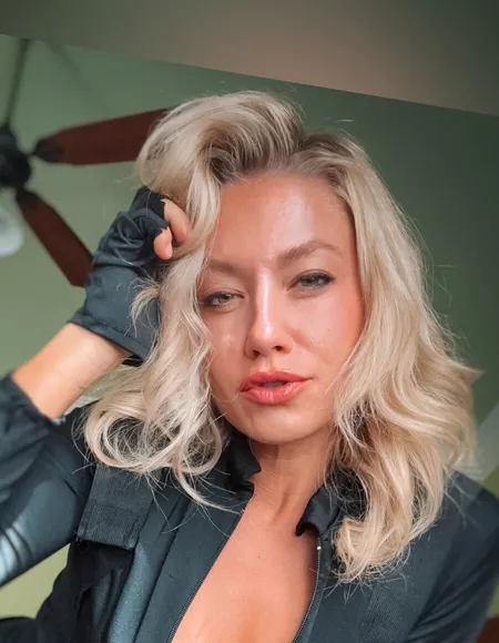 𝑩𝒐𝒎𝒃𝒔𝒉𝒆𝒍𝒍 𝑾𝒊𝒇𝒆 𝑨𝒎𝒚 💋 profile photo