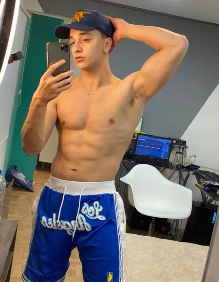 ๐๐จ๐ง๐ณ๐ข ๐๐๐ซ๐ซ๐๐ญ๐จ ๐๐๐ ๐ ๐ฆ๐ท profile photo