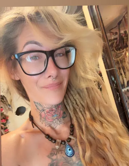 Moongurl32 profile photo