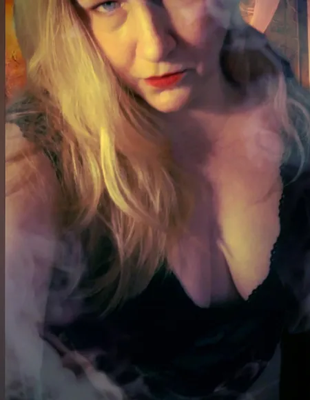 🌒ᗰOOᑎᒪᗩᗪY 6.2K🌘 profile photo
