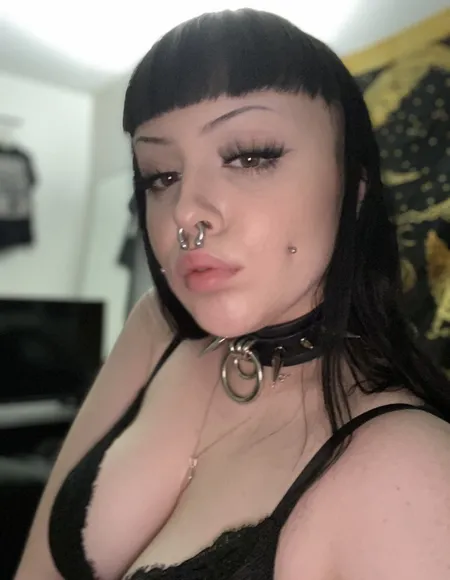tori 🖤 profile photo