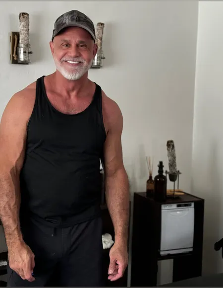 Muscle Daddy Masseur profile photo