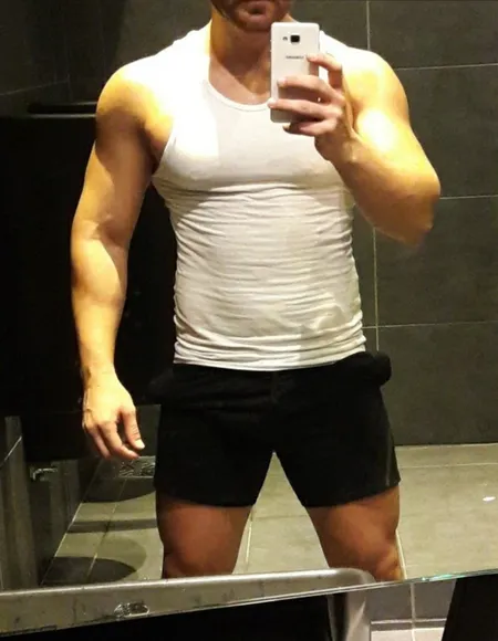 Musclehandsomeboy90 profile photo