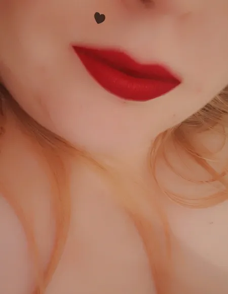 Naked-girl profile photo
