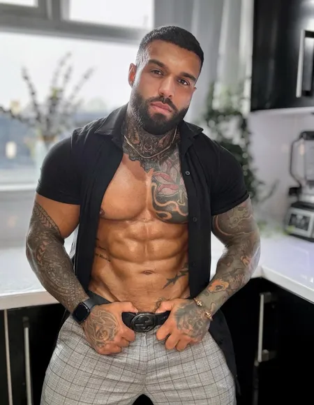 Naughty Troy’z Collabs free 😈 profile photo