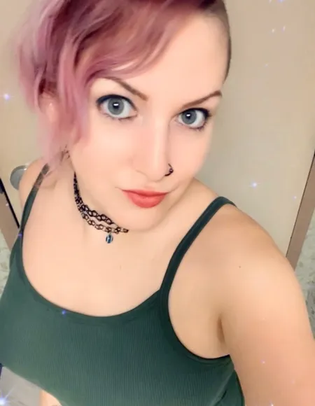 Nicole9volt profile photo