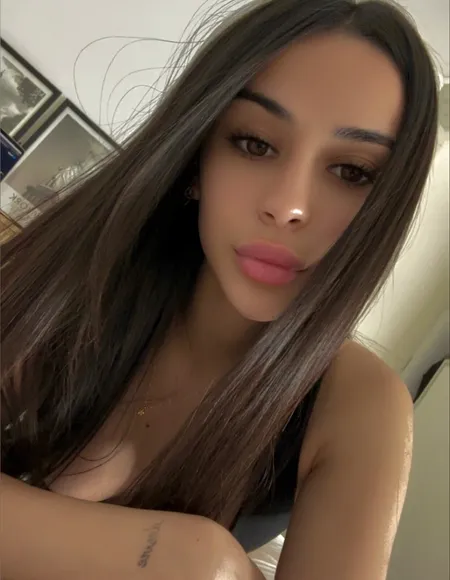 Nicole Zg 💗 profile photo