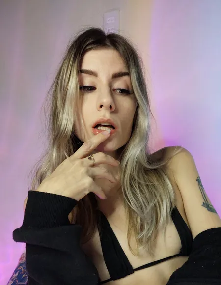 🌴 em ♡ profile photo