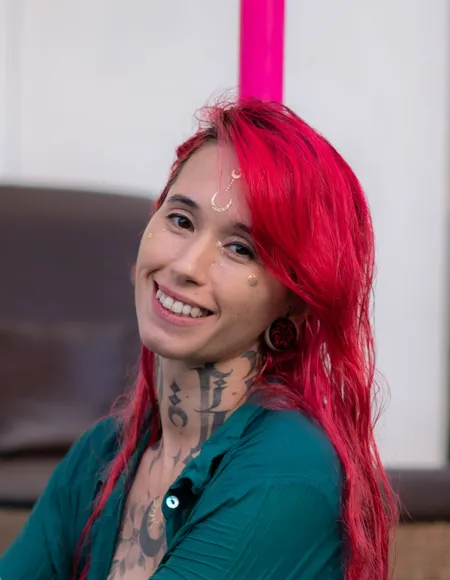 Nora Redmain profile photo