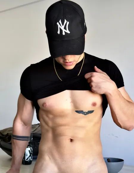 NOT SO STRAIGHT ๐คซ profile photo