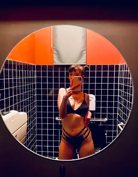 emily louise 🍑 profile photo