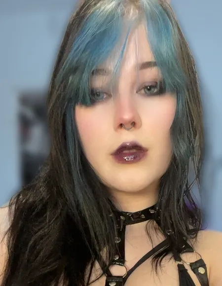 𝐈𝐯𝐲 𝐒𝐧𝐨𝐰 profile photo
