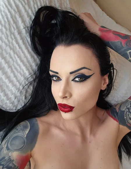 🕷️ 𝕷𝖆𝖉𝖞 𝕺𝖇𝖘𝖈𝖚𝖗𝖊 🕸️ profile photo