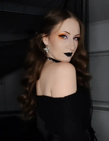 October Dawn 🖤 profile photo
