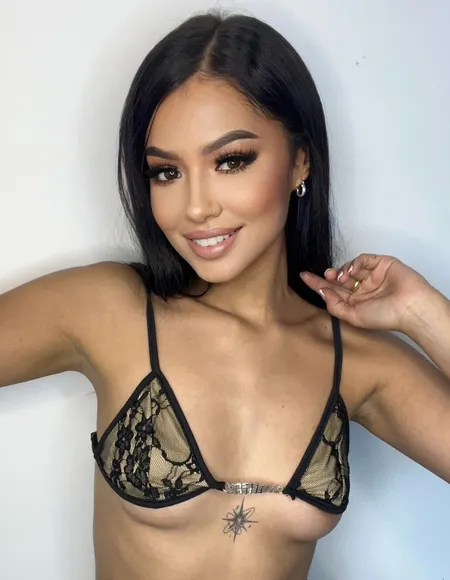 Cecilia💕cute petite colombian profile photo