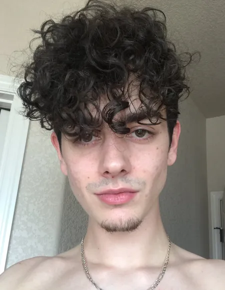 Oli Rhoades profile photo