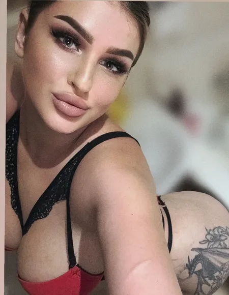 BUSTY_OLIVIA🍒 profile photo
