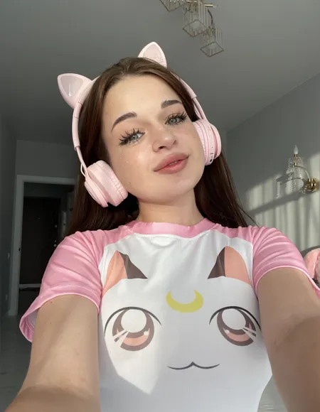 Olya 💕 Petite profile photo