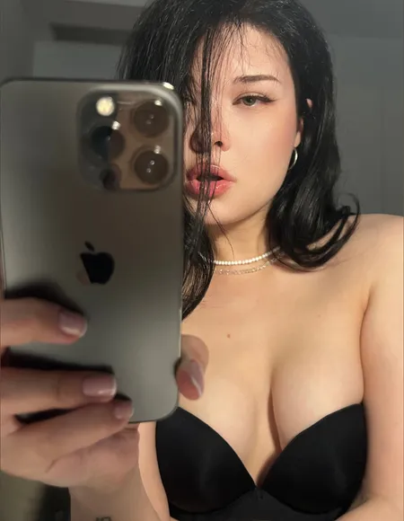 Anna Vee profile photo