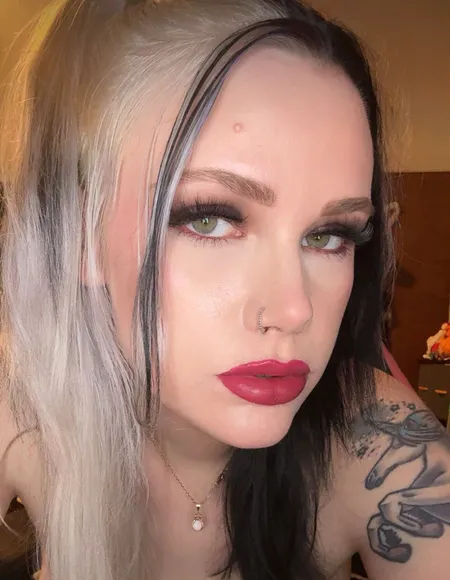 Daisy Fallz 🦇 profile photo