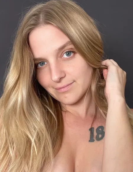 𝗣𝗮𝗿𝗶𝘀 🩷 profile photo