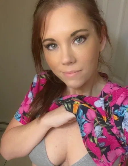 Peek In My Panties profile photo