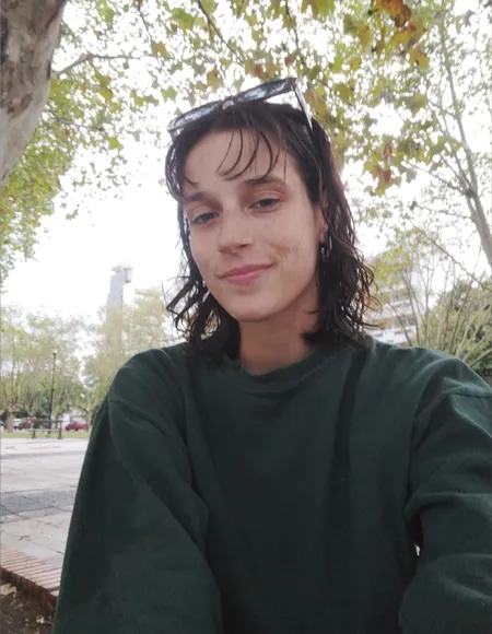 Lo profile photo