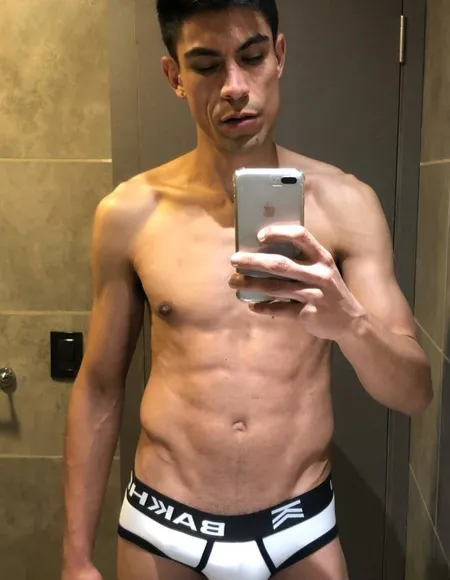 𝐏𝐈𝐄𝐑 𝐇𝐀𝐑𝐃 🍆💦 𝗡𝗔𝗨𝗚𝗛𝗧𝗬 𝗕𝗢𝗬😈 profile photo