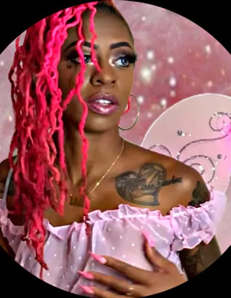 🎀 𝒫𝒾𝓃𝓀𝔅𝔬𝔪𝔟𝔠𝔥𝔢𝔩𝔩𝔢 💣 profile photo