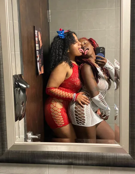 Pisces & Classy Steph *NO PPV* profile photo