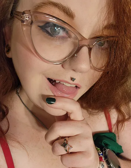 playful_redhead profile photo