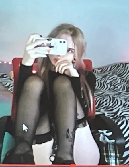 PoorWaifu profile photo