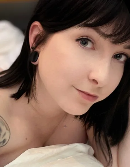 Laura profile photo