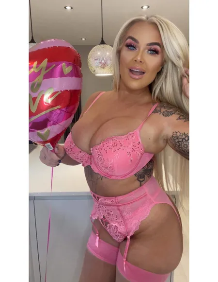 DICK RATE QUEEN 👑 🍆 profile photo