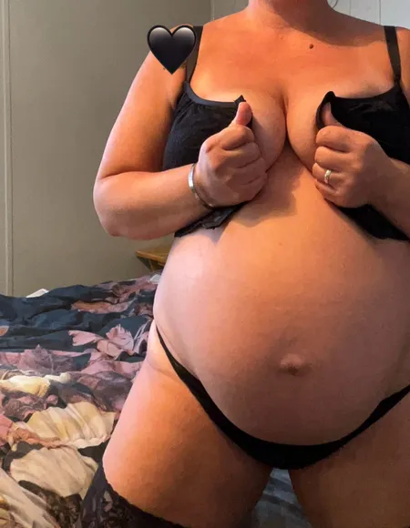 Pregnant Lovely Lucy profile photo