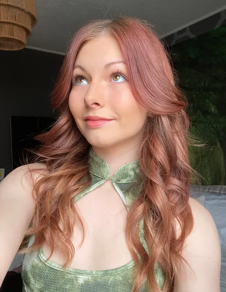 𝑪𝑨𝑹𝑳𝑰 🐰 profile photo