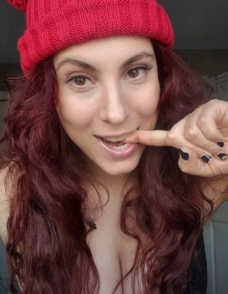 yourfavoriteredhead profile photo
