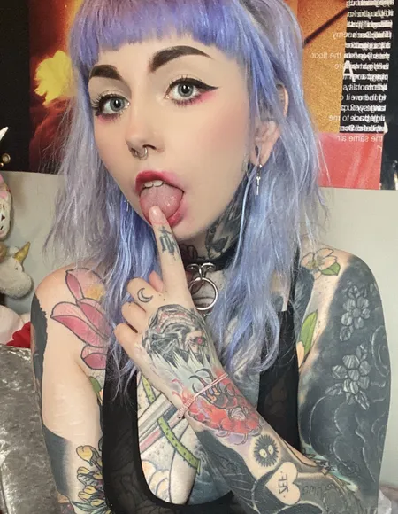 Ur fave anime gf profile photo