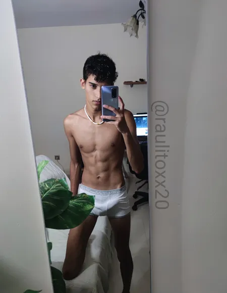 raulitoxx20 --> top 18% profile photo
