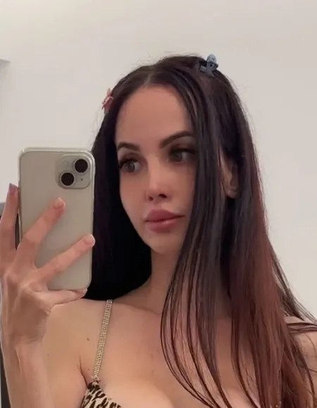 Red Fairy 🧚♀️ profile photo