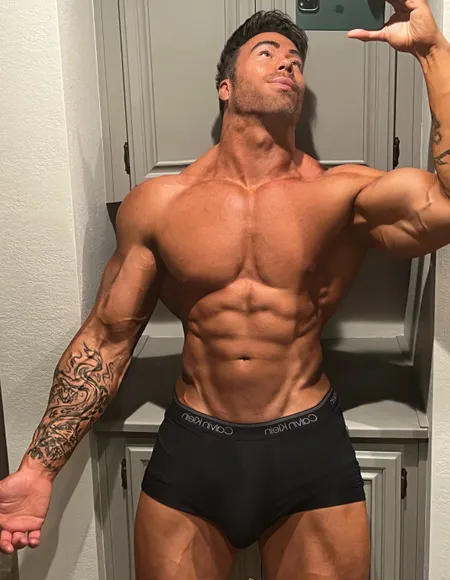 Reese ⚔️ 6'6" & Hung (830+ Wall Posts) profile photo