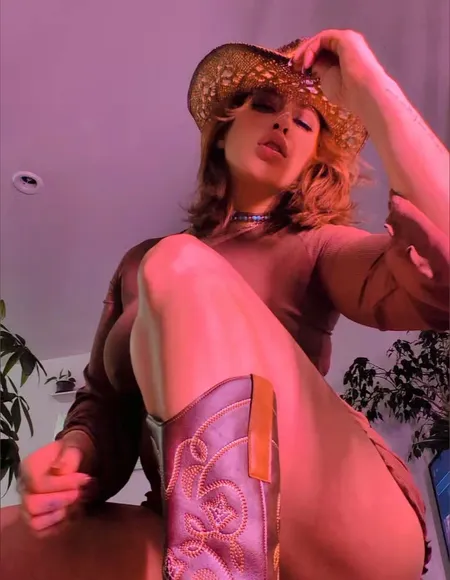 Daisy D RAY profile photo