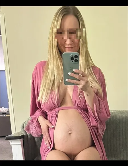 Flirty Blonde Momma πΈπ€°πΌ profile photo